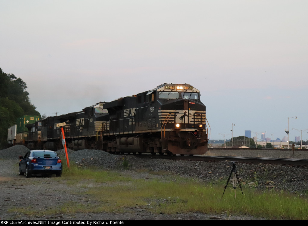 NS westbound from a different angle